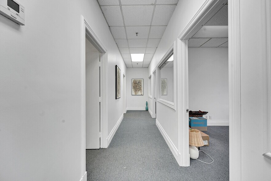 More Photos Of 2328 10th Ave N, Lake Worth Office For Lease