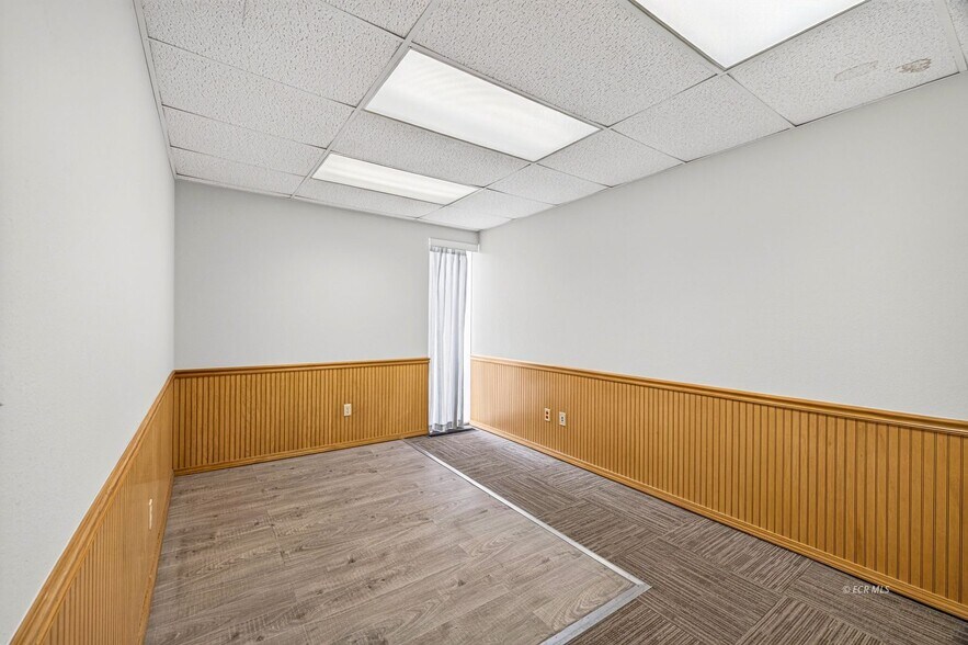 More Photos Of 975 5th St, Elko Office For Lease