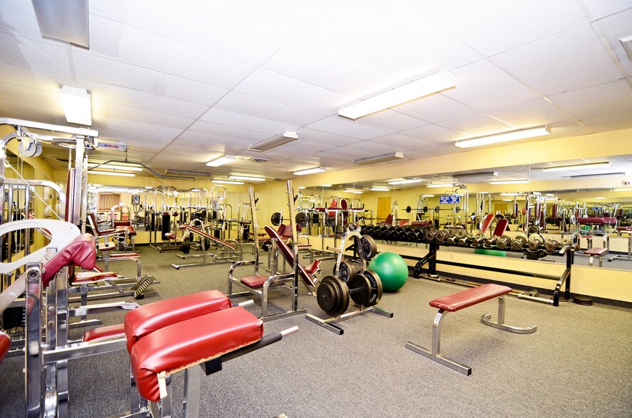 More Photos Of 2572 Shelburne Rd, Shelburne Hotel For Sale