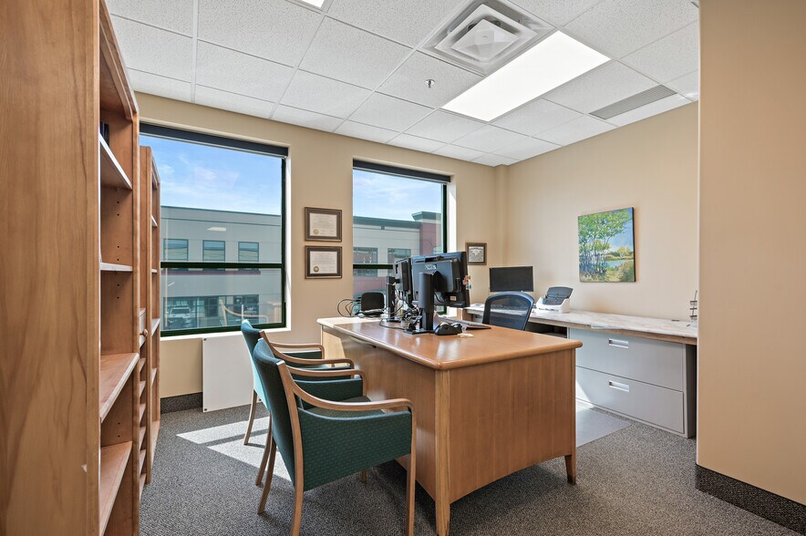 More Photos Of 150 Chippewa Rd, Sherwood Park Flex For Sale