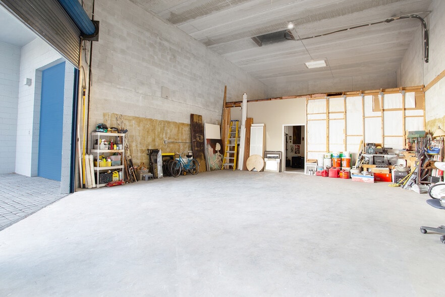 More Photos Of 14200-14238 SW 136th St, Miami Light Manufacturing For Sale