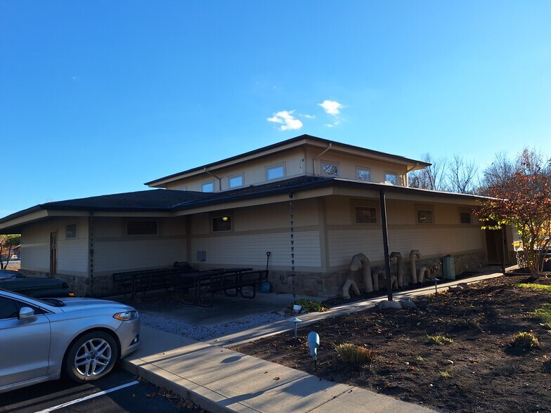More Photos Of 1601 Lafayette Rd, Crawfordsville Office For Lease