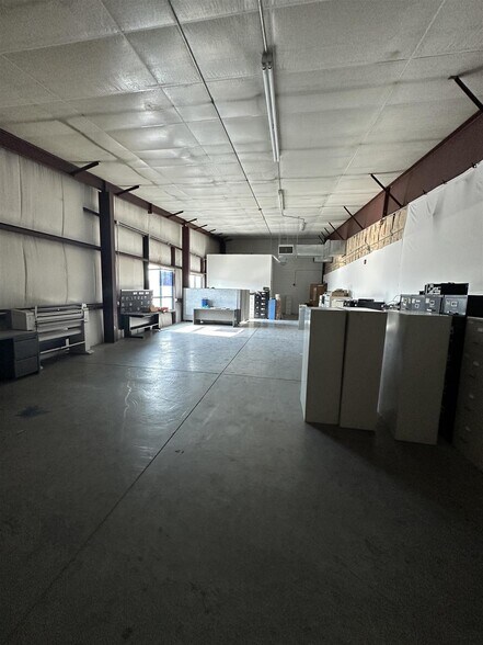More Photos Of 1011 Veterans St, Mauston Manufacturing For Sale