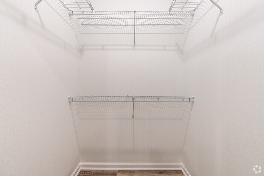 More Photos Of 404 W Matthews St, Brookland Apartments For Sale