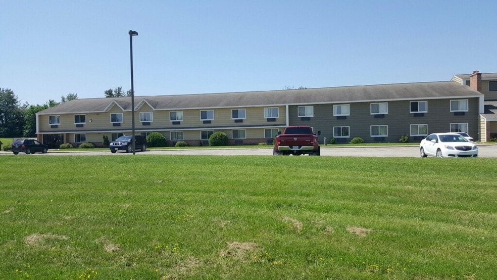 More Photos Of 628 S Gear Ave, West Burlington Hotel For Sale