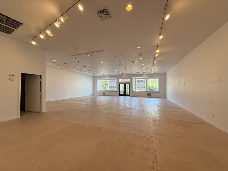 More Photos Of 200 Main St, Greenport Storefront Retail Residential For Sale