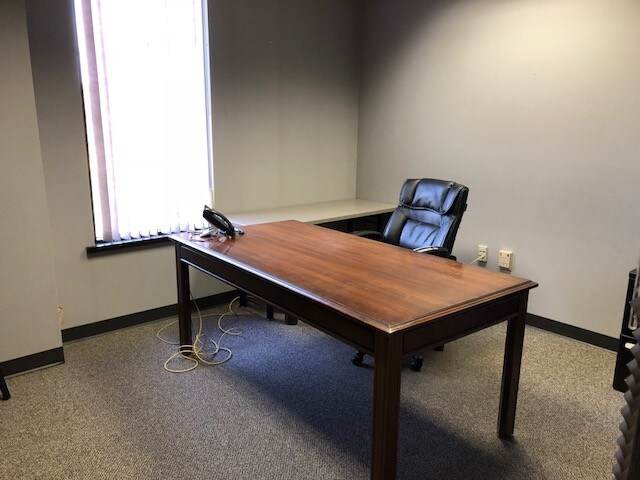 More Photos Of 3040 Industry Dr, Lancaster Flex For Sale