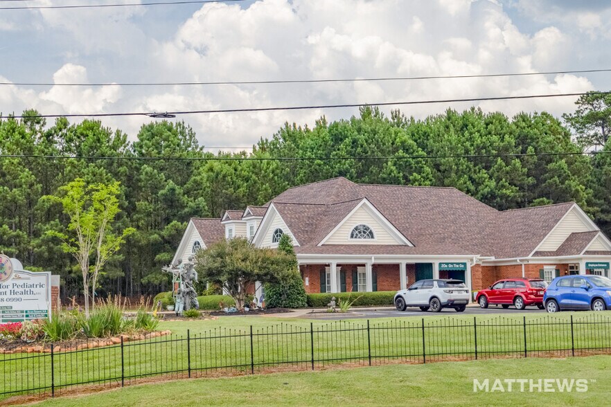 More Photos Of 210 Hannahs Mill Rd, Thomaston Medical For Sale