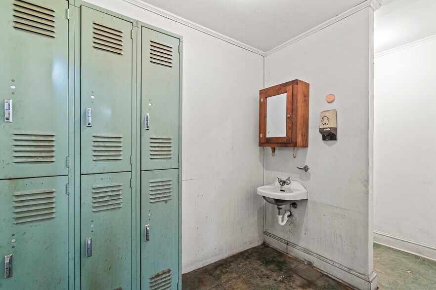 More Photos Of 1906 N Main St, Kannapolis Industrial For Sale