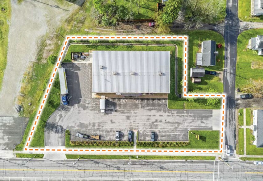 More Photos Of 137 W Main St, Hebron Freestanding For Sale