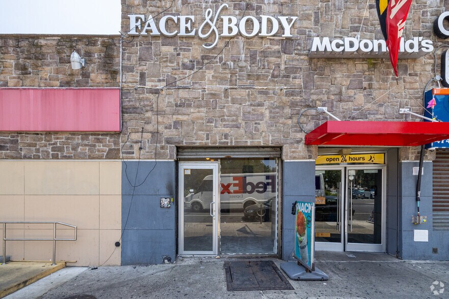 More Photos Of 4748-4754 Broadway, New York Storefront For Lease