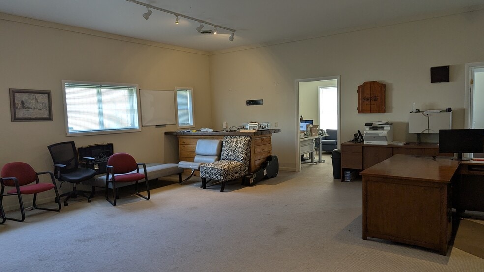 More Photos Of 571 Blue Star Ct, Traverse City Warehouse For Sale