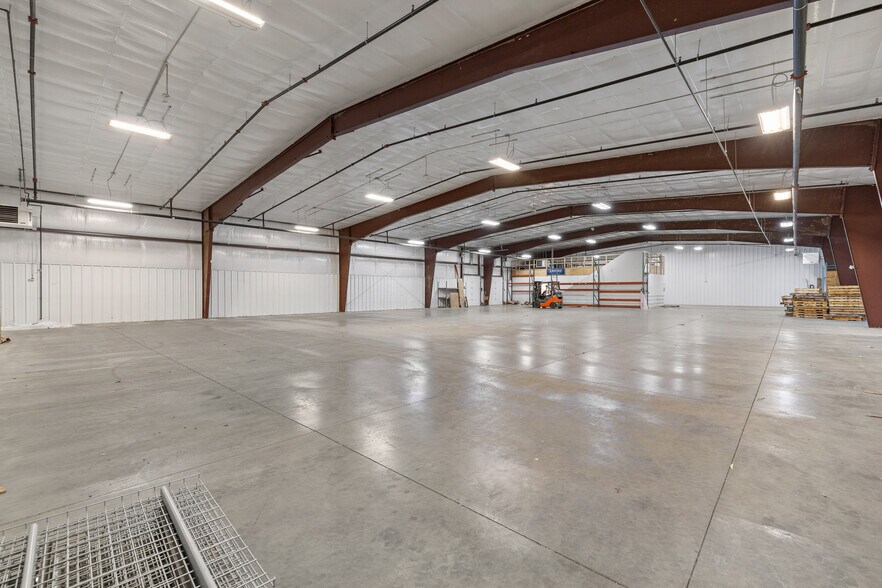 More Photos Of 2319 N Plaza Dr, Rapid City Warehouse For Lease