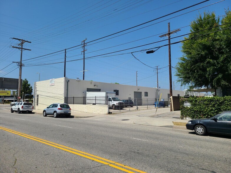 More Photos Of 10605 Chandler Blvd, North Hollywood Warehouse For Lease