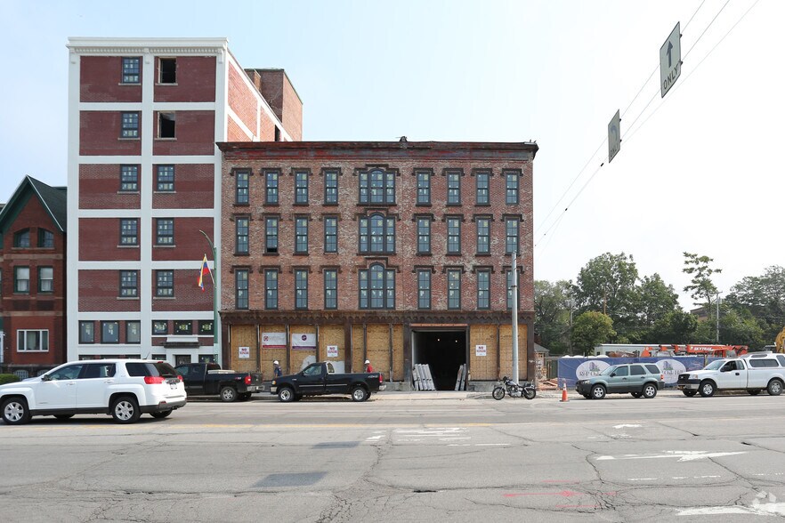 More Photos Of 295 Niagara St, Buffalo Apartments For Lease