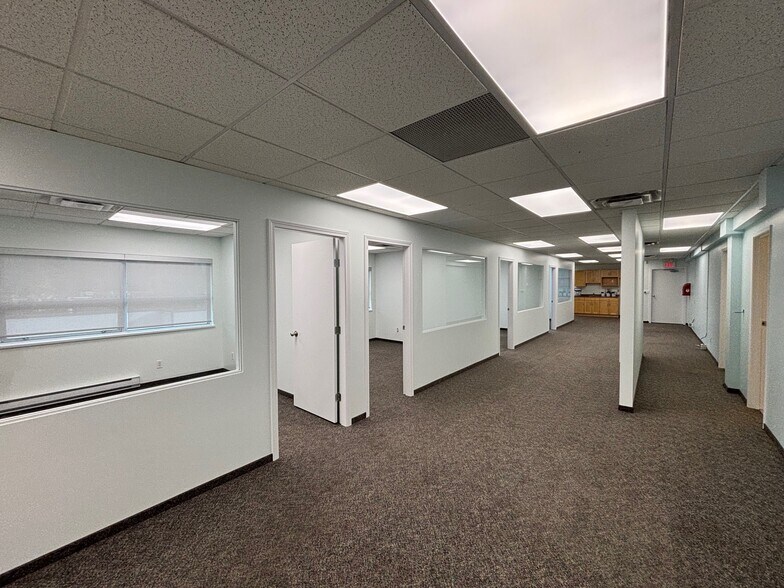 More Photos Of 4125 Mcconnell Dr, Burnaby Warehouse For Lease