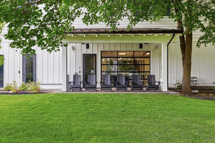 More Photos Of 9493 N Government Way, Hayden Office For Sale