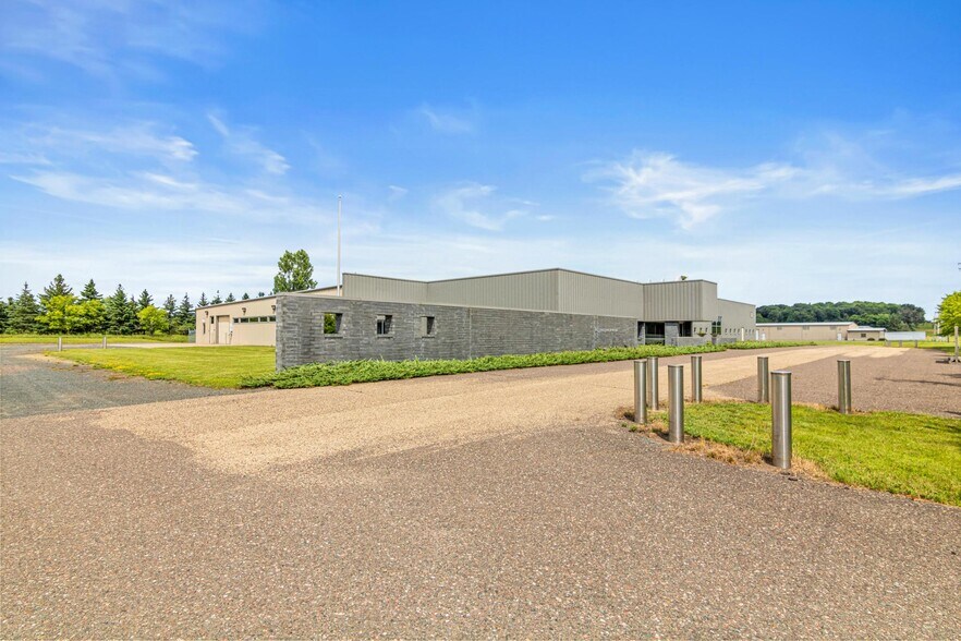 More Photos Of 803 Prospect Ave, Osceola Manufacturing For Sale