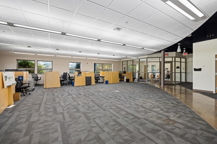 More Photos Of 6533 N Galena Rd, Peoria Industrial For Sale