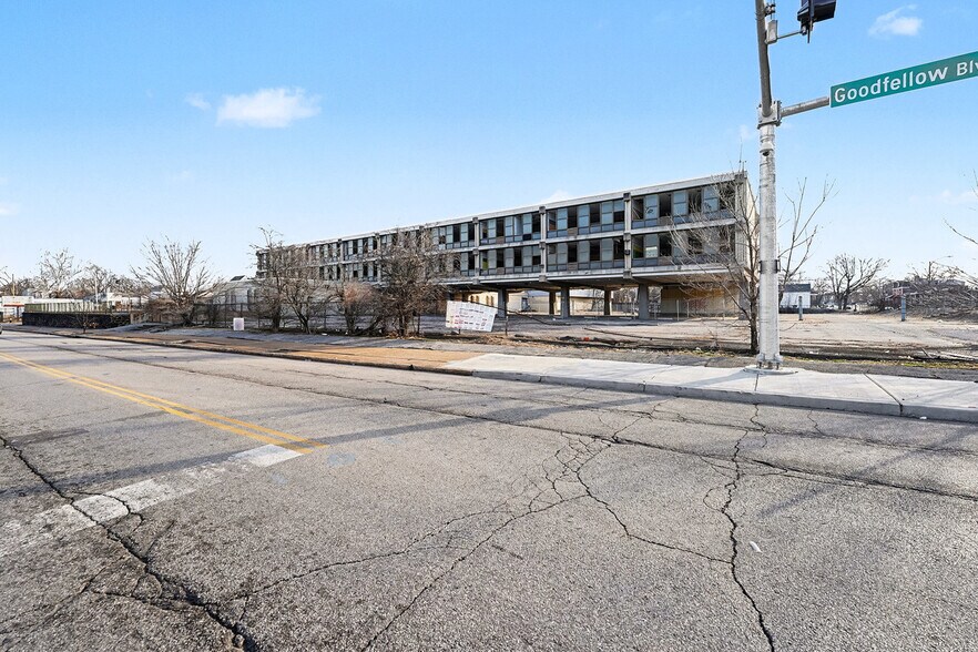 More Photos Of 5750 Lotus, Saint Louis Schools For Sale