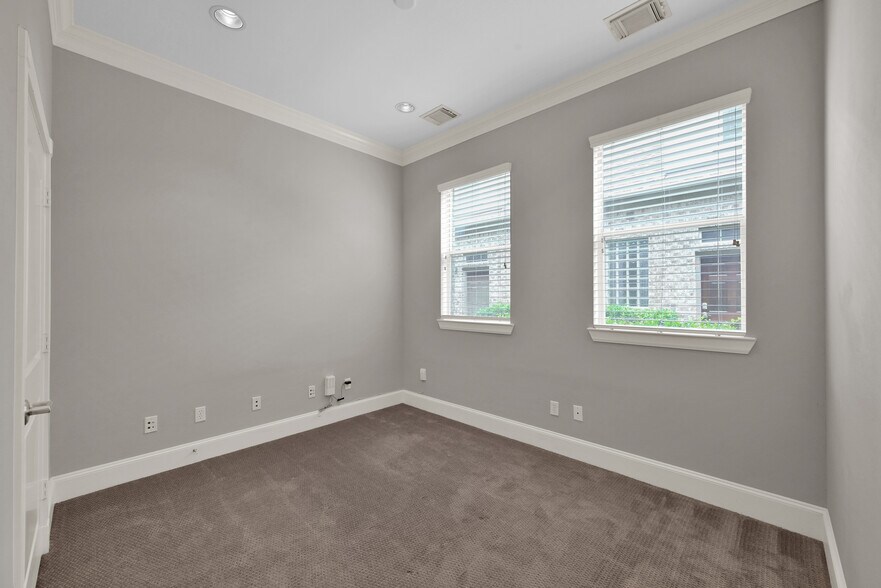 More Photos Of 25511 Budde Rd, The Woodlands Office For Lease