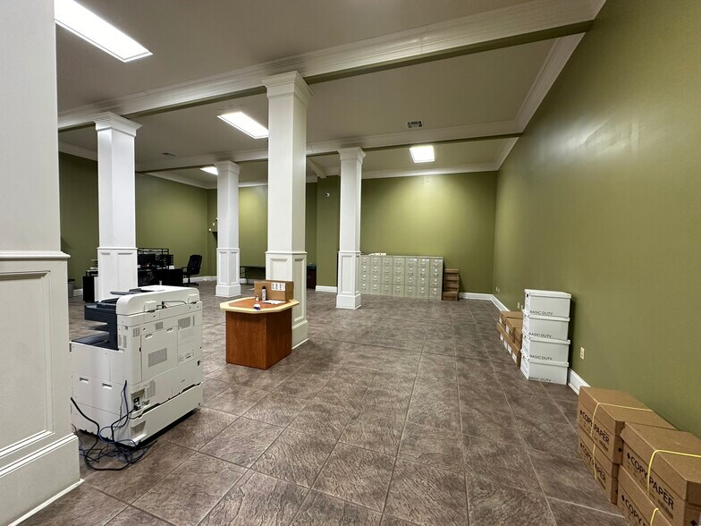 More Photos Of 101 S Bernard Rd, Broussard Industrial For Sale