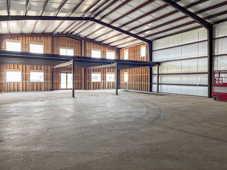 More Photos Of 4201 County 1765 rd, Lubbock Warehouse For Lease