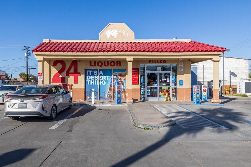 More Photos Of 977 Main St, Brawley General Retail For Sale