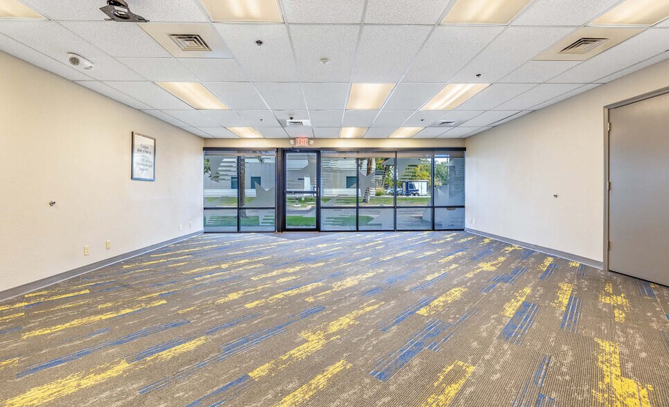 More Photos Of 8100 Emerald St, Boise Office For Sale