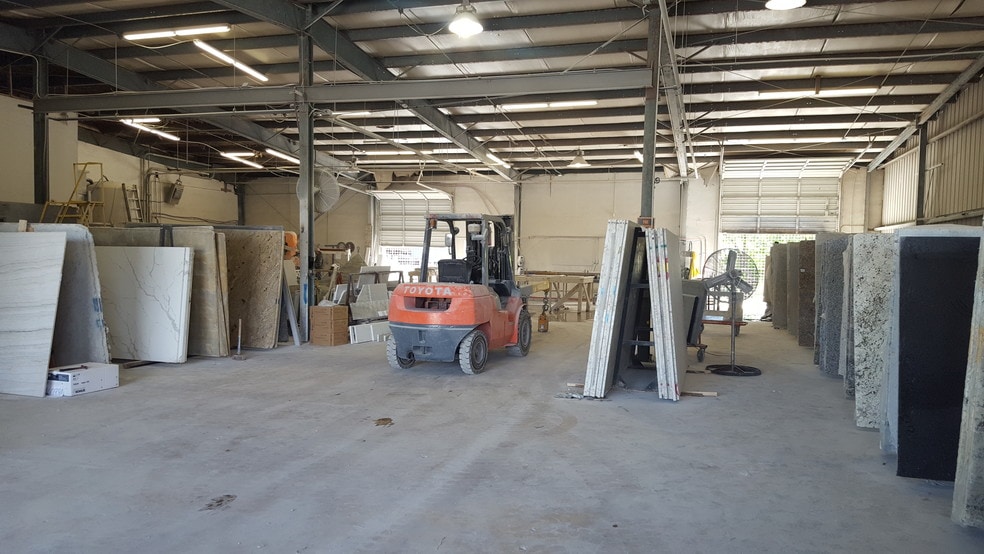More Photos Of 1222 Chulie Dr, San Antonio Warehouse For Lease