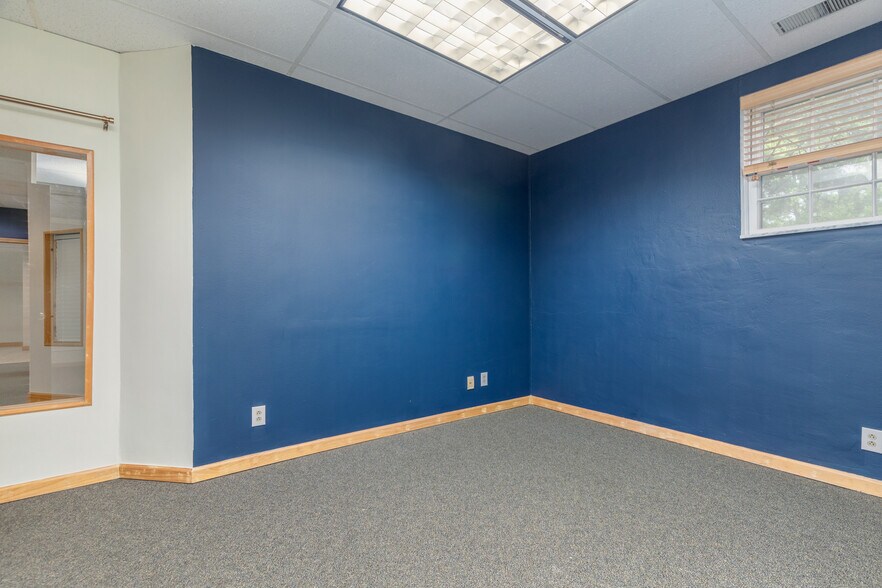 More Photos Of 3270 Hampton Ave, Saint Louis Loft Creative Space For Lease