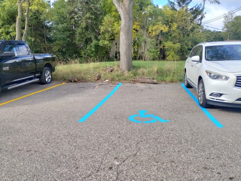 More Photos Of 25 Maynard Ct, Pontiac Apartments For Sale