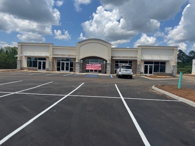 Primary Photo Of 108 Apple Avenue Ave, Dothan General Retail For Lease