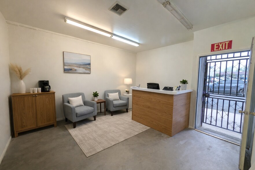 More Photos Of 2240-2246 Fair Park Ave, Los Angeles Showroom For Sale