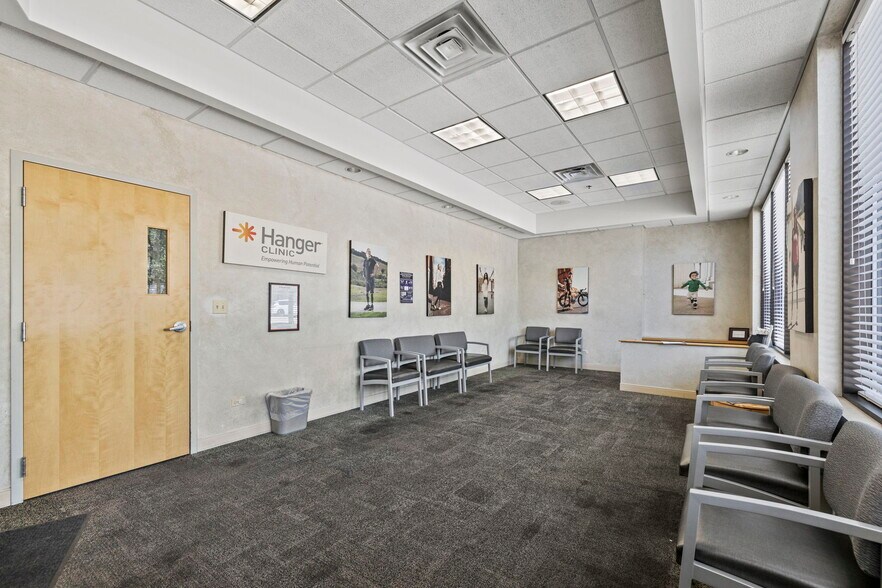 More Photos Of 401 Harrison St, Oak Park Medical For Sale