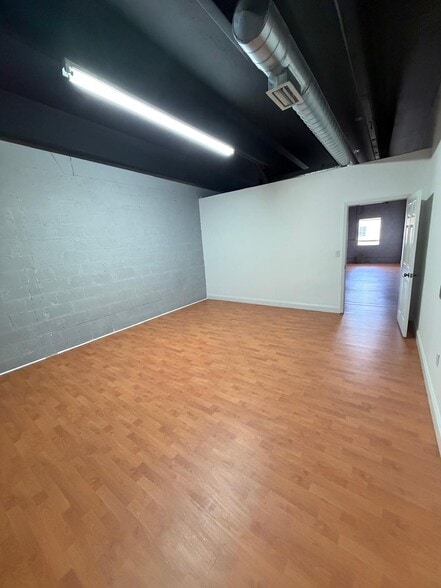 More Photos Of 4616 NW 133rd St, Opa Locka Warehouse For Lease