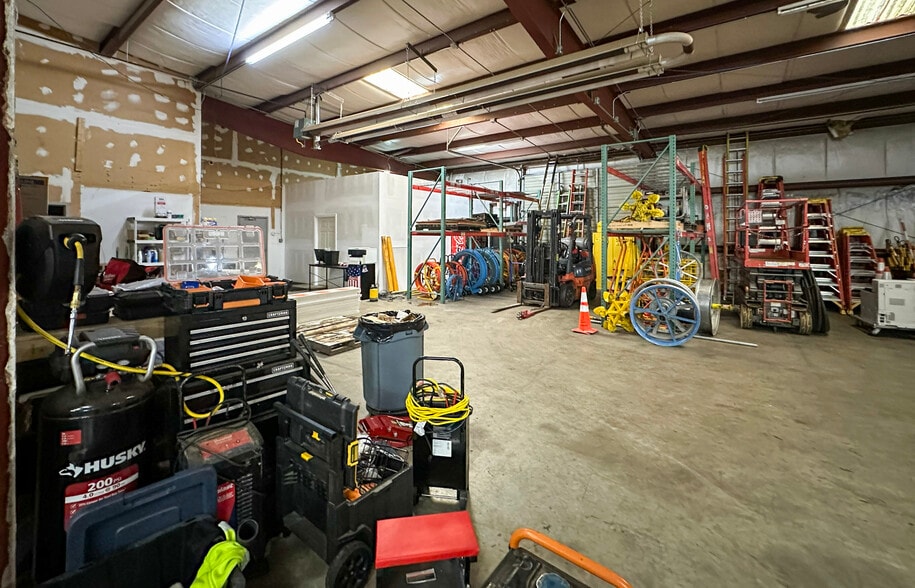 More Photos Of 23 William Way, Bellingham Warehouse For Lease