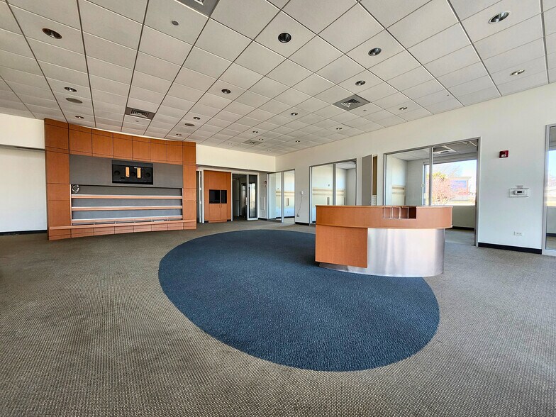 More Photos Of 899 N Randall Rd, Batavia Medical For Lease