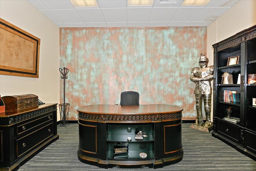 More Photos Of 7970 Cherry Ave, Fontana Showroom For Lease