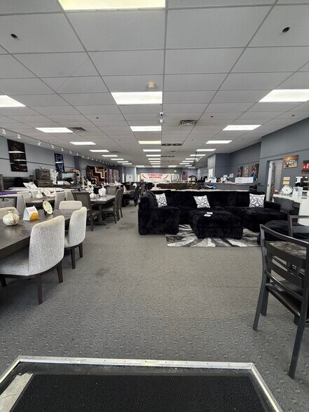 More Photos Of 9133 S Commercial Ave, Chicago Storefront For Sale