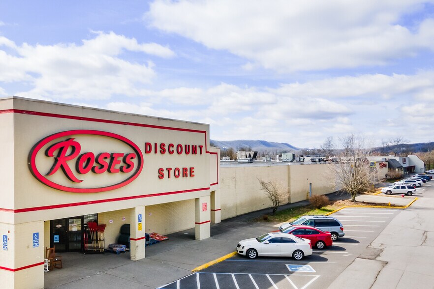 More Photos Of 2940 Clinch St, Richlands Supermarket For Lease