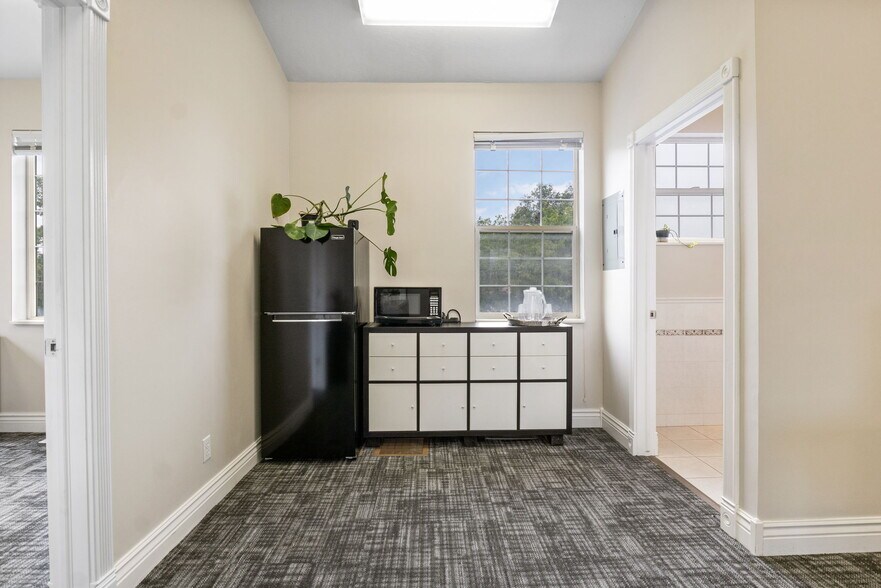 More Photos Of 9672 S 700 E, Sandy Office For Lease