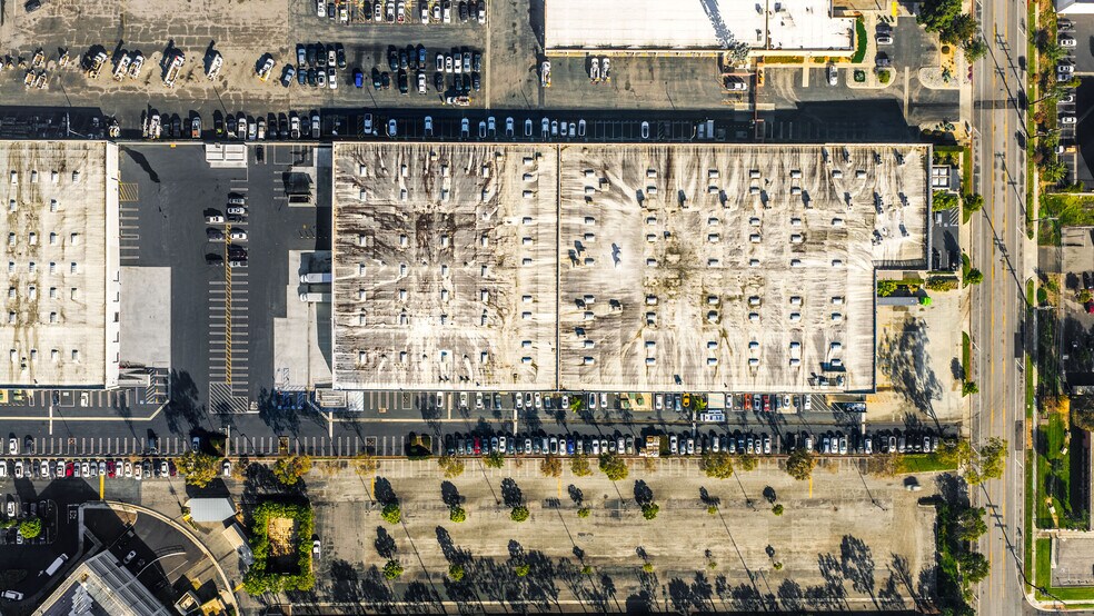 More Photos Of 525 Maple Ave, Torrance Distribution For Lease