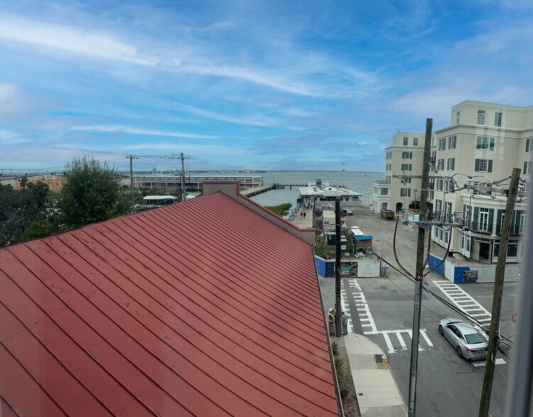 More Photos Of 2 Cumberland St, Charleston Office For Lease