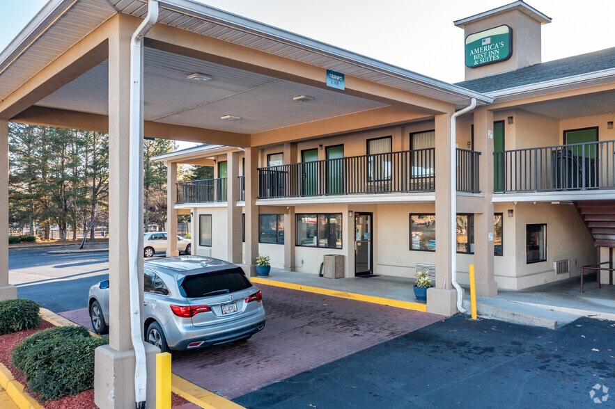 More Photos Of 4095 Covington Hwy, Decatur Hotel For Sale