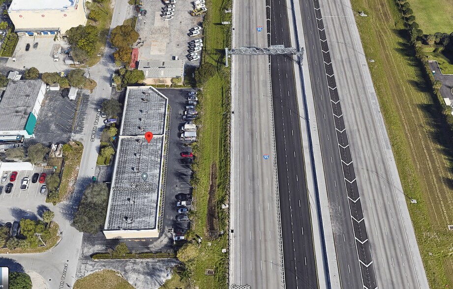 More Photos Of 590 SW 9th Ter, Pompano Beach Showroom For Lease