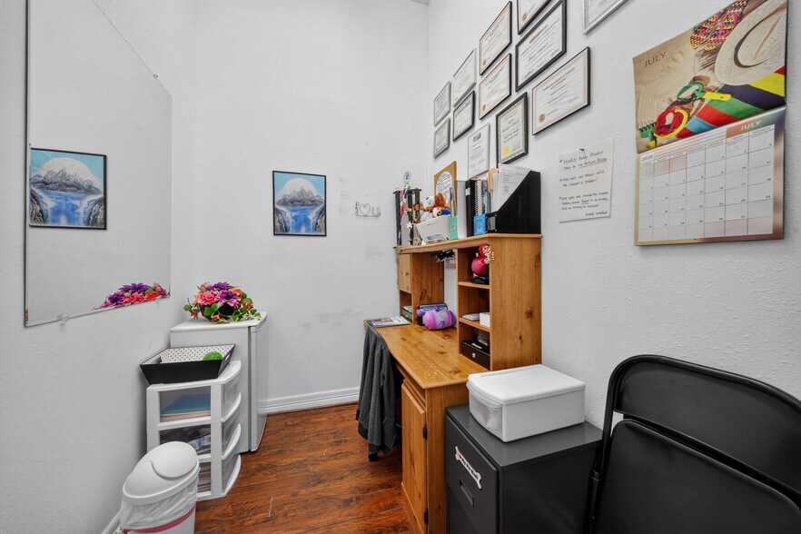 More Photos Of 1309 15th St, Huntsville Storefront Retail Residential For Sale