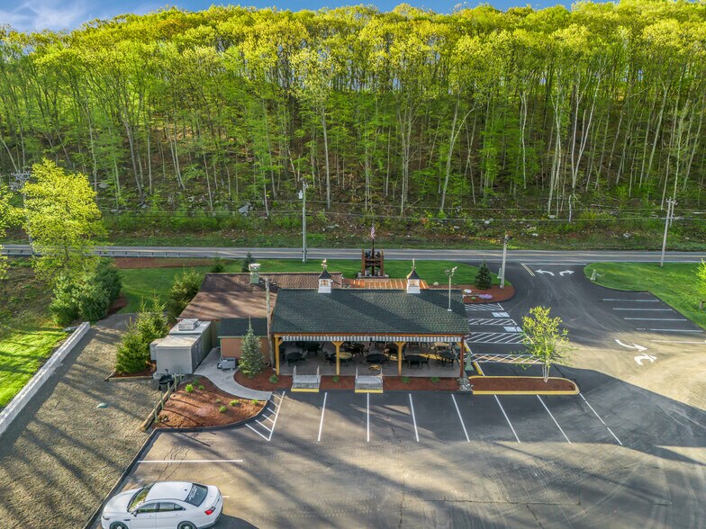 More Photos Of 94 E Route 66, Columbia Restaurant For Sale
