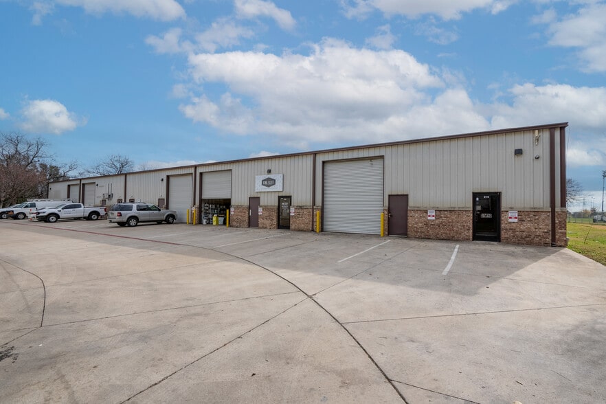 More Photos Of 12124 S Pipeline Rd, Euless Industrial For Lease