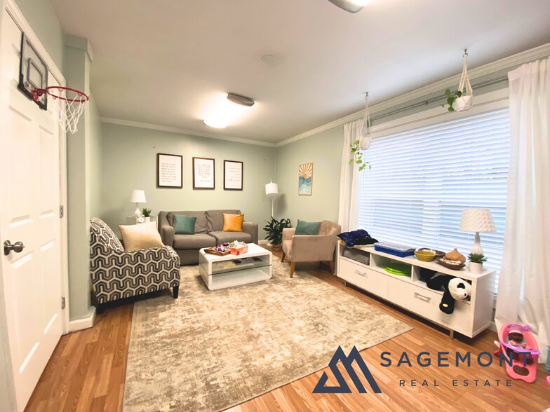 More Photos Of 1226 Lakeview Dr, Franklin Loft Creative Space For Sale